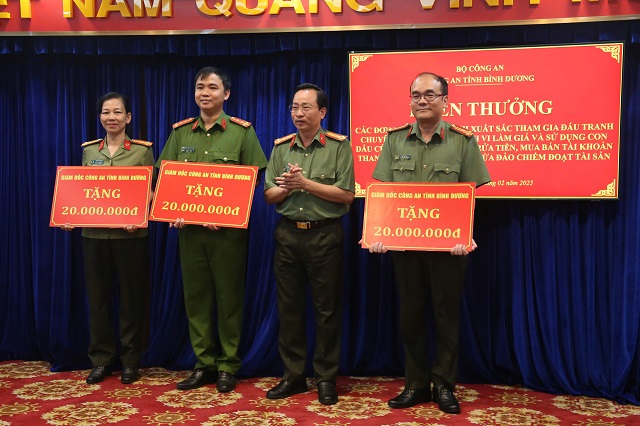 Bình Dương: Xóa đường dây lừa đảo công nghệ cao, chiếm đoạt hơn 100 tỷ của hàng trăm người- Ảnh 2.