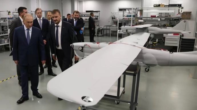 ISW: Nga đang âm thầm cải tiến vũ khí được sử dụng ở Ukraine để chống lại NATO - Ảnh 1.