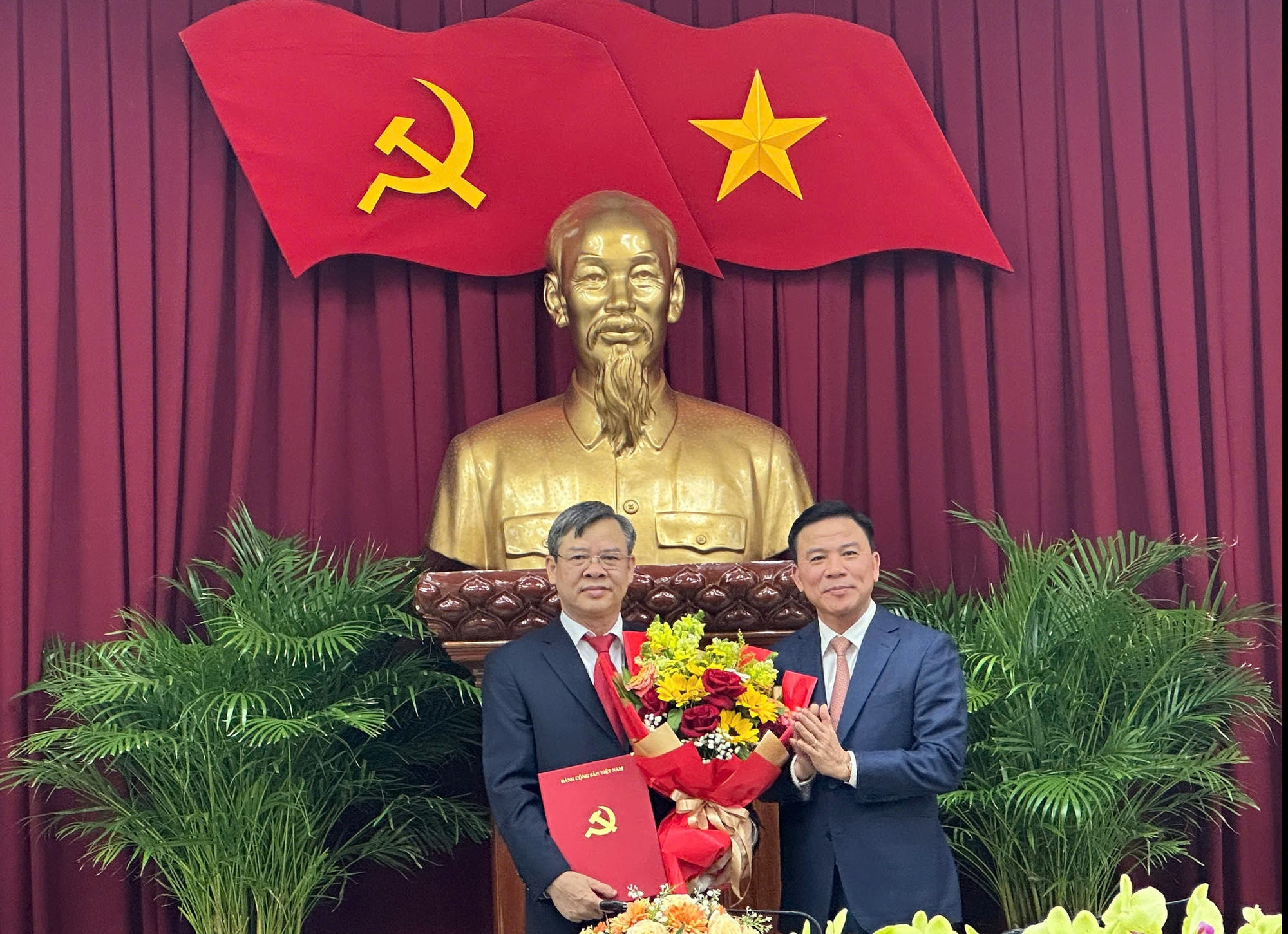 Phó Chủ tịch UBND tỉnh Hậu Giang Trương Cảnh Tuyên làm Phó Bí thư Thành ủy Cần Thơ- Ảnh 1.