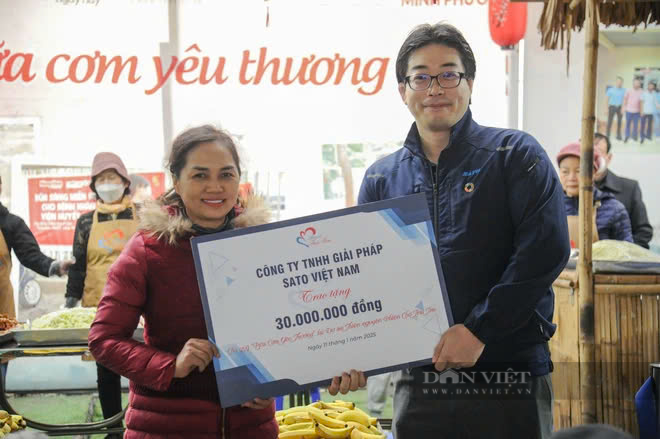 Những món quà nghĩa tình sẻ chia khó khăn với người nghèo- Ảnh 25.