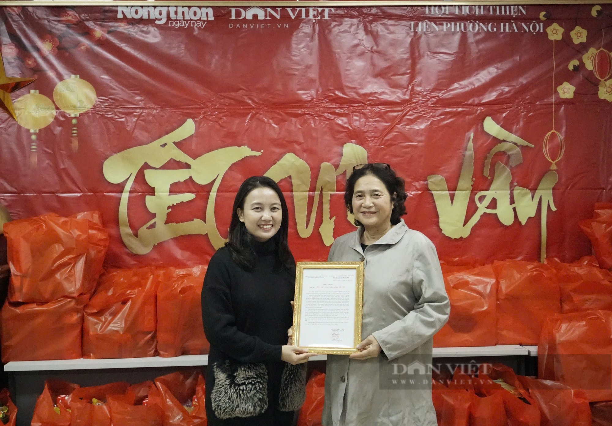 Những món quà nghĩa tình sẻ chia khó khăn với người nghèo- Ảnh 18.