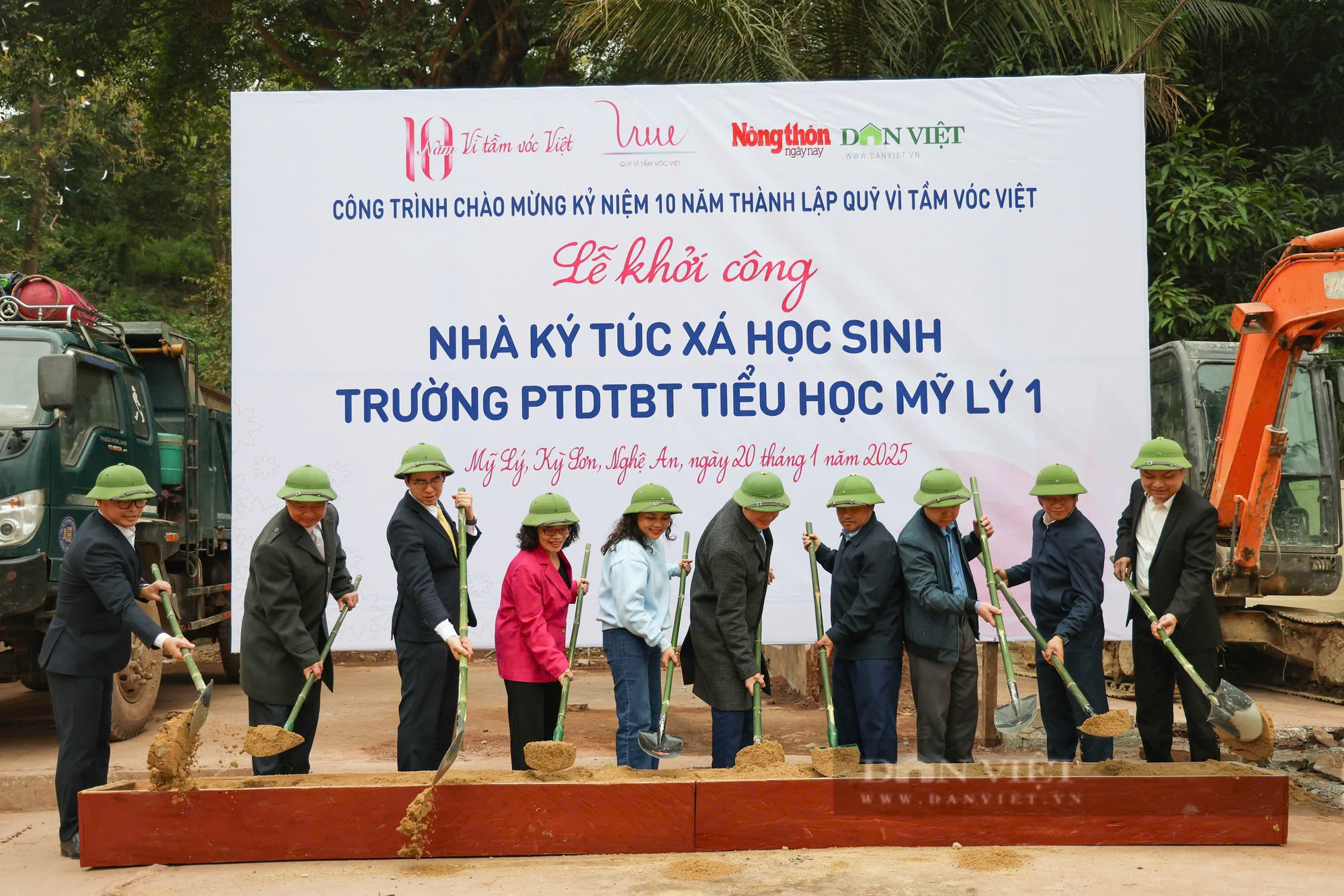 Những món quà nghĩa tình sẻ chia khó khăn với người nghèo- Ảnh 7.