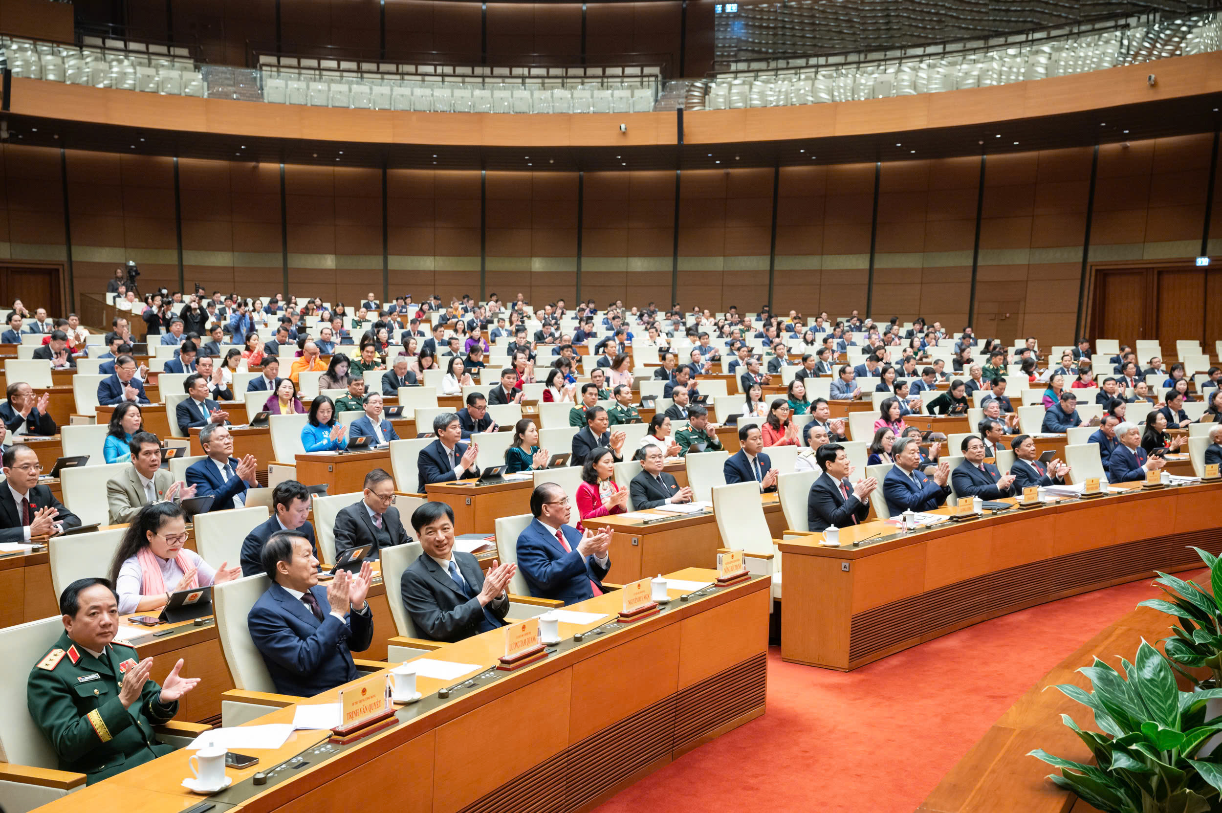 Trình Quốc hội đề án tăng trưởng GDP 8% trở lên, điều chỉnh bội chi và nới nợ công nếu cần thiết - Ảnh 2.