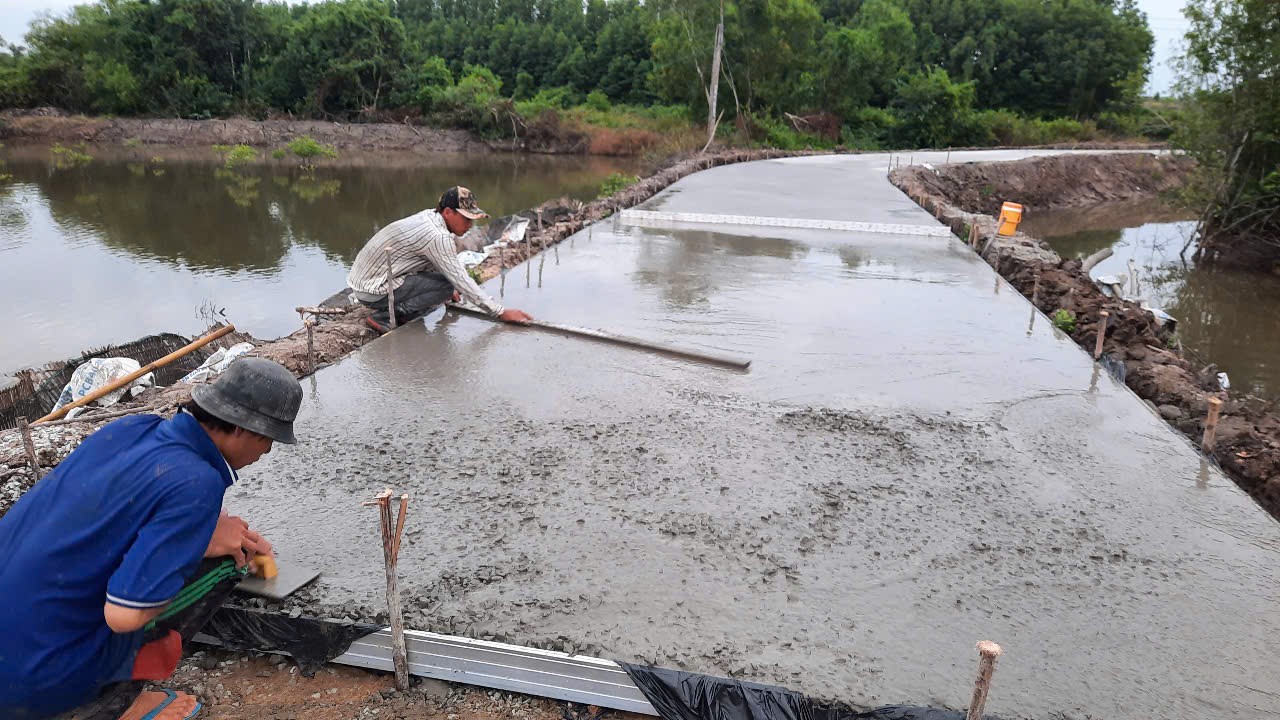 Huyện cuối trời Nam của Tổ quốc quyết tâm về đích huyện nông thôn mới - Ảnh 1.