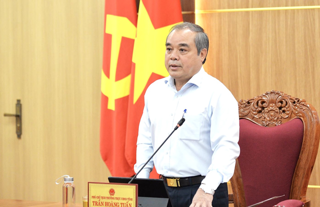 Phó Chủ tịch tỉnh Quảng Ngãi hối thúc tăng tốc thực hiện Chương trình xoá nhà tạm, dột nát- Ảnh 1.