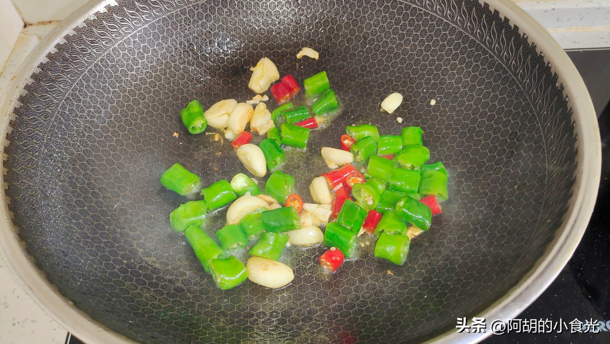 Loại rau có kali gấp 8 lần chuối, protein gấp 10 lần sữa, tươi, mềm, xào ức gà thơm ngon cực phẩm - Ảnh 11.