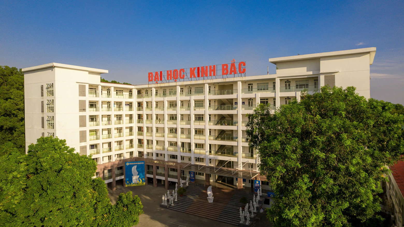 Thu hồi bằng thạc sĩ của Phó Hiệu trưởng Trường Đại học Kinh Bắc: Chủ tịch Hội đồng trường nói gì? - Ảnh 1.