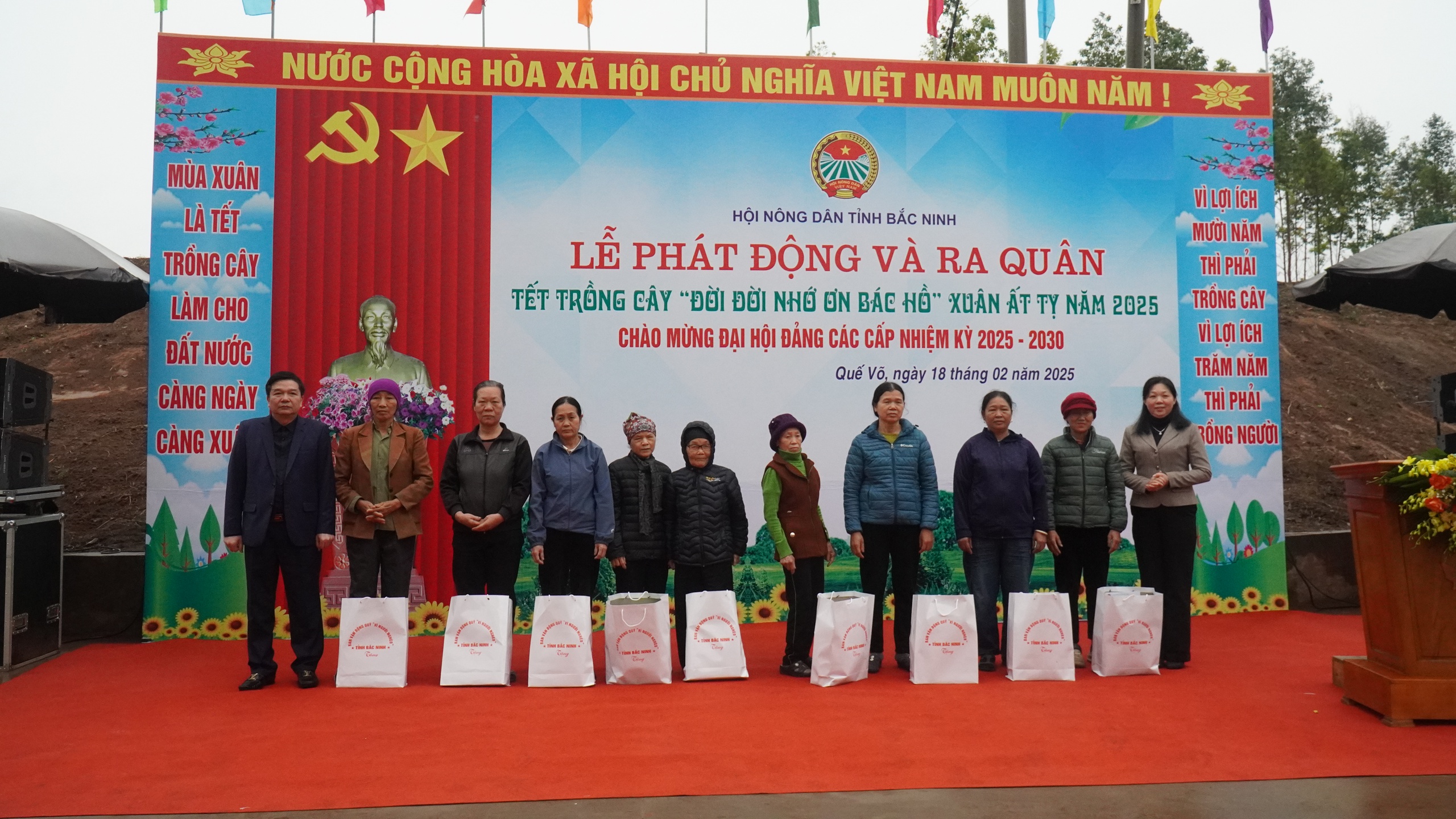Hội Nông dân tỉnh Bắc Ninh phát động Tết trồng cây, phấn đấu trong năm 2025 trồng mới 74.000 cây xanh các loại - Ảnh 4.