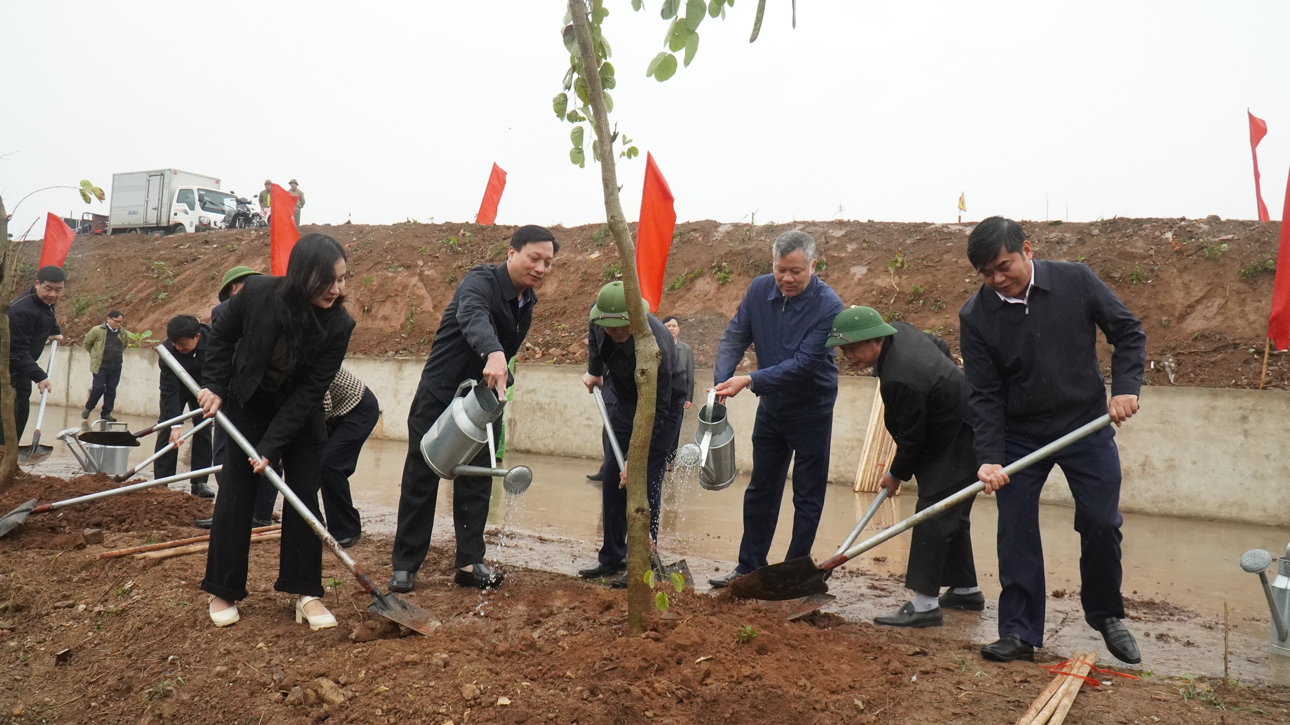 Hội Nông dân tỉnh Bắc Ninh phát động Tết trồng cây, phấn đấu trong năm 2025 trồng mới 74.000 cây xanh các loại - Ảnh 3.
