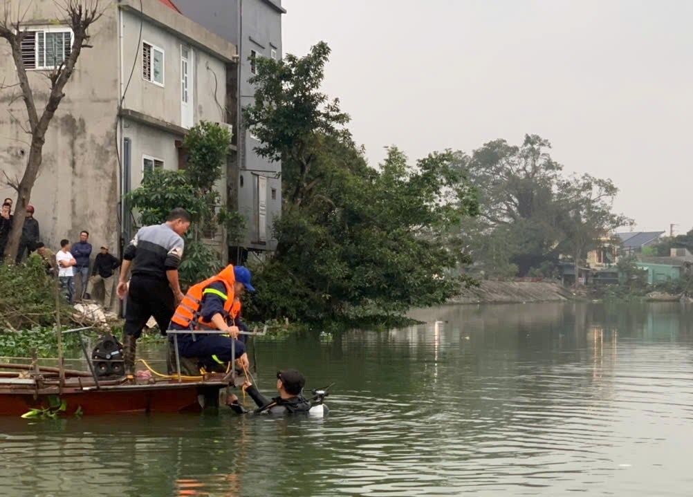 Hải Phòng: Lật xuồng khiến một người tử vong  - Ảnh 1.