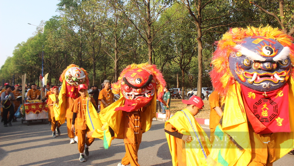 Xem múa hẩu độc đáo chỉ có ở lễ hội chùa Bà Thiên Hậu Thánh Mẫu Bình Dương - Ảnh 15.