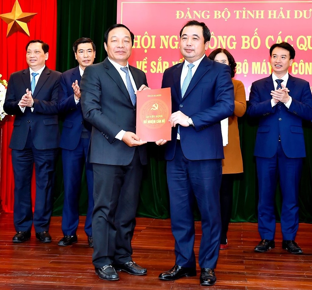 Hải Dương: Sắp xếp tổ chức bộ máy và bổ nhiệm chức danh lãnh đạo một số cơ quan mới thành lập- Ảnh 1.
