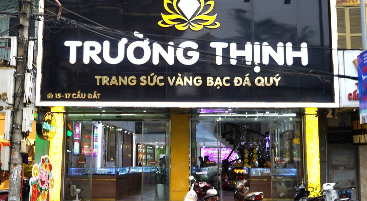 "Phố vàng" Cầu Đất ở Hải Phòng vắng lạ thường trong ngày vía Thần Tài- Ảnh 2.