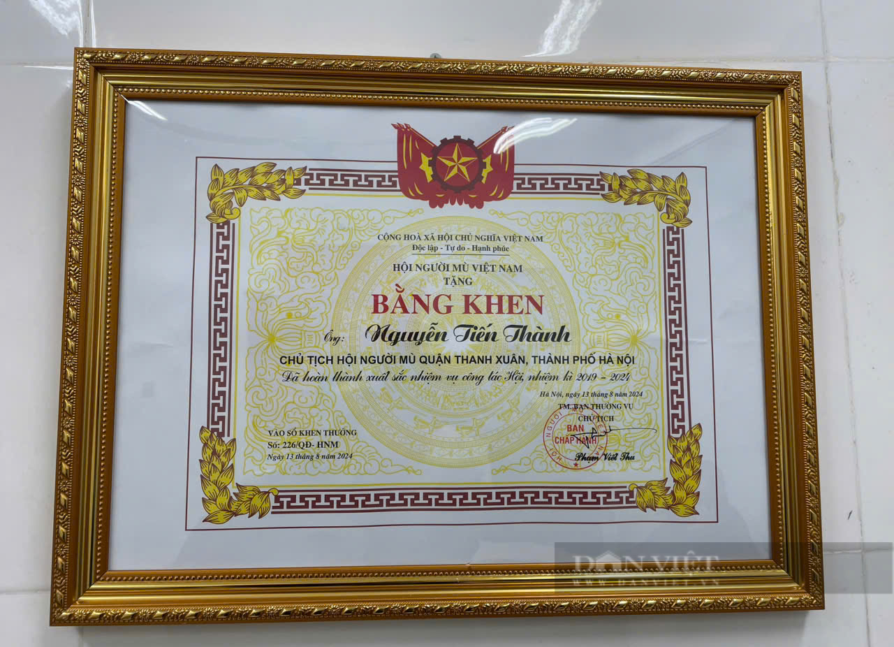 Bản lĩnh của người đàn ông khiếm thị, tìm thấy ánh sáng trong bóng tối!- Ảnh 3.