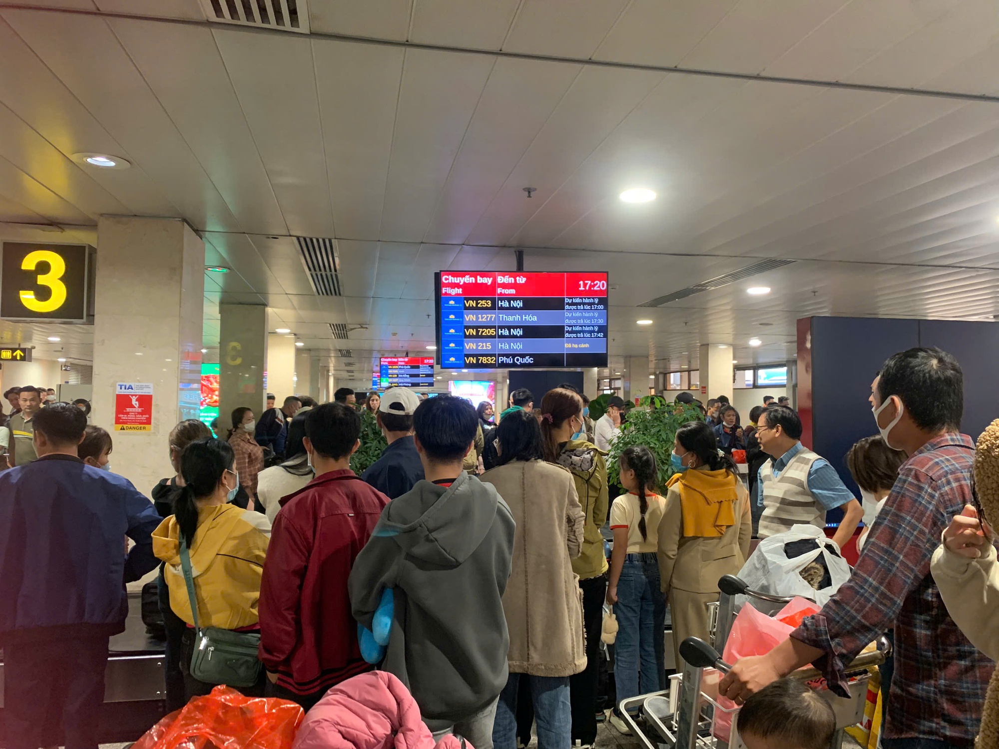 Đón hơn 4 triệu khách dịp Tết, sân bay Tân Sơn Nhất làm gì để không delay, ùn tắc - Ảnh 1.