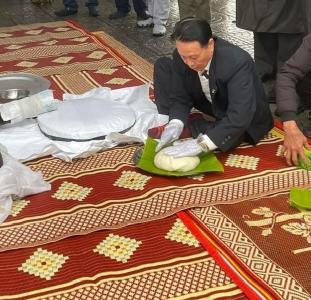 Độc lạ tục lệ giã bánh dày tế Thành Hoàng làng cầu an đầu năm mới ở Hải Phòng- Ảnh 6.