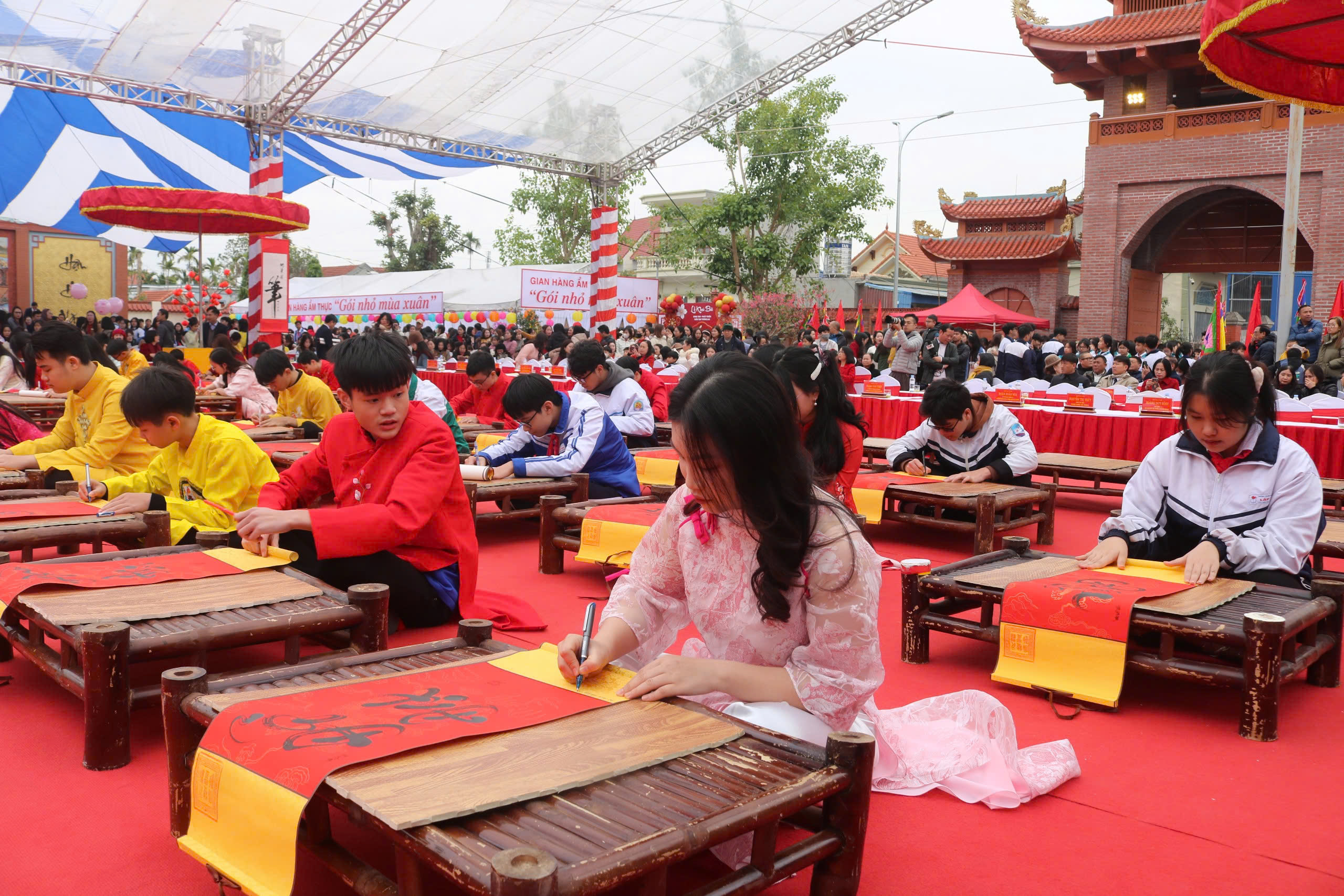 Lễ khai bút, viết thư pháp tại khu tưởng niệm Trạng nguyên Lê Ích Mộc ở Hải Phòng- Ảnh 6.