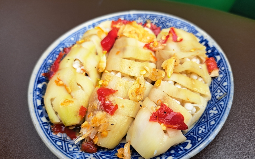 Lên núi trồng rừng gỗ quý, nuôi trâu, một nữ nông dân Hòa Bình khiến cả làng phục lăn - Ảnh 5.