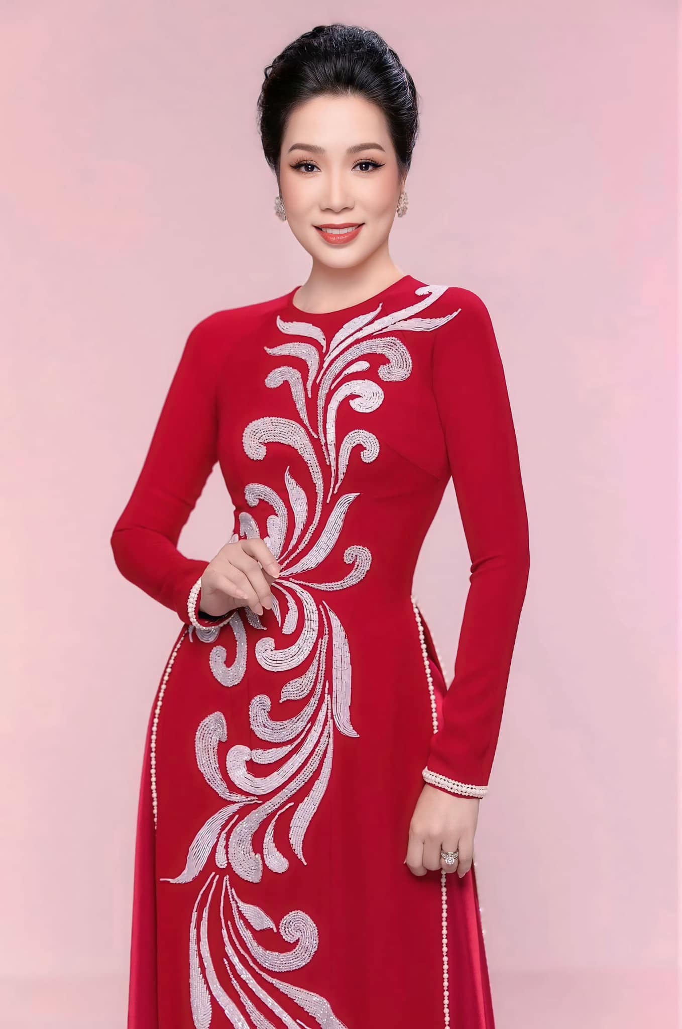 Á hậu duy nhất là Nghệ sĩ Nhân dân hé lộ “bí kíp” trồng rau sạch trong biệt thự tiền tỷ