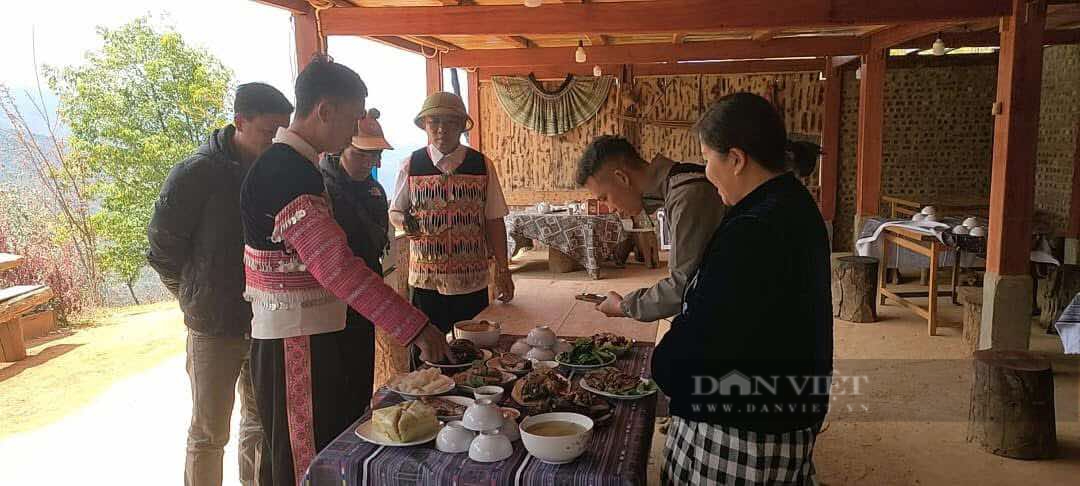 Biến công nghệ thành cửa ngõ, một xã vùng cao Sơn La thu hút hàng nghìn khách du lịch vào mùa lễ hội - Ảnh 6.