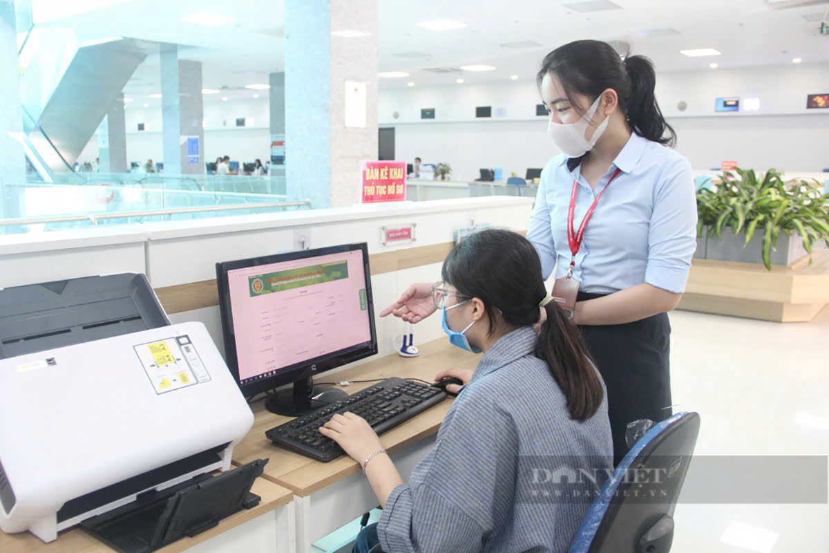 Ho Chi Minh City takes people and businesses as the center, does not interrupt the administrative procedures when arranging the apparatus - Photo 1.