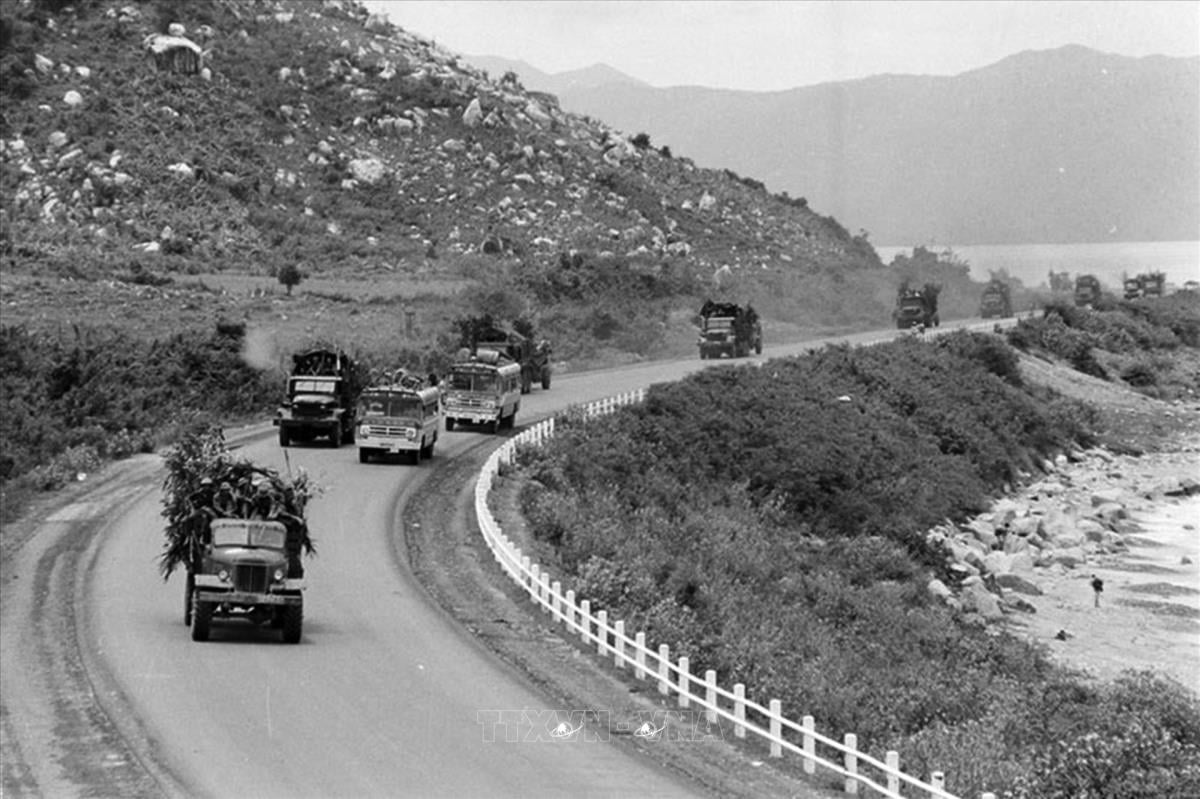 Nhật ký phóng viên chiến trường Xuân 1975: Trường Sơn tuần trăng mật- Ảnh 1.