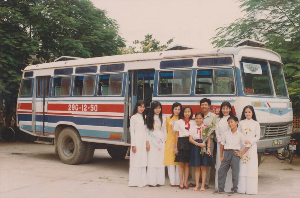 Thầy giáo nhận nuôi học sinh còn sống sót sau lũ quét: Sự nhân văn làm dịu nỗi đau Làng Nủ- Ảnh 13.