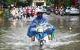 Dự báo thời tiết hôm nay (23/5): Vài giờ tới, Hà Nội sẽ có mưa rào và dông, Bắc Bộ chuyển mát