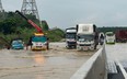 Thông tin mới về khắc phục sự cố ngập nước trên cao tốc Phan Thiết- Dầu Giây khiến xe tải cũng trôi 
