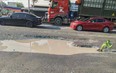 Đường Nguyễn Văn Linh hư hỏng, Phú Mỹ Hưng bị nhắc nhở 