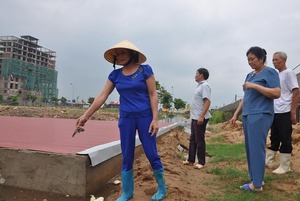 Khu nước thải Cty Đầu tư Du lịch Hải Tiến tràn lênh láng, huyện nói “ô nhiễm có tí” (!)