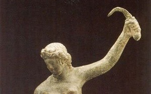 Tại sao bức tượng nữ đấu sĩ La Mã cổ đại lại có tư thế kì lạ?