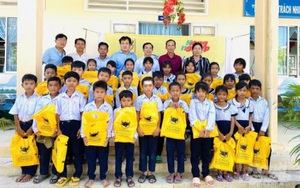 Công ty CP Phân bón Bình Điền dành 1 tỷ đồng hỗ trợ sinh kế sau lũ cho người dân 2 tỉnh