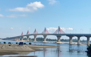 Quảng Ngãi: Công trình cầu 2.300 tỷ chào mừng Đại hội tỉnh, có gỡ vướng kịp để hoàn thành? 