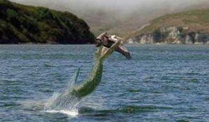 Bí ẩn về loài quái vật hồ Nix dài đến 20m, cổ dài tận 4m ở Anh gây xôn xao dư luận thế giới