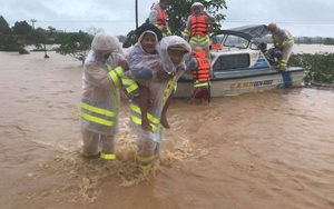 Quảng Trị: Chìm tàu, 2 người đang trôi dạt ngoài biển