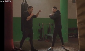 Clip: Ronaldo muốn bỏ sân cỏ để sang thi đấu... boxing?