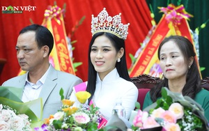Clip: Cả làng, cả xóm ăn diện đi đón hoa hậu Đỗ Thị Hà về thăm quê