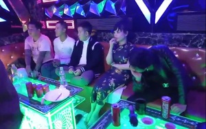Đột kích quán karaoke lúc nửa đêm, phát hiện 16 nam - nữ mở "tiệc" ma túy