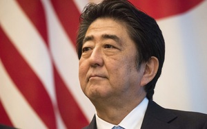 Thủ tướng Shinzo Abe bất ngờ quyết định từ chức, chứng khoán Nhật Bản "điêu đứng"