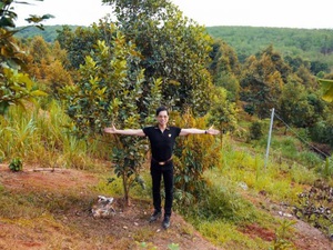 &quot;Vua nhạc sến&quot; lần đầu khoe vườn cây rộng 20.000 m2 tại Lâm Đồng