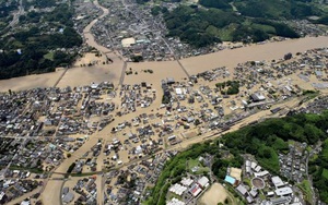Video: Lũ lụt nhấn chìm miền Nam Nhật Bản