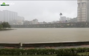Thành phố Hạ Long ngập nặng do ảnh hưởng cơn bão số 2 