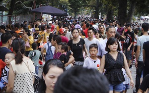 Công viên Thủ Lệ thu hút nhiều người dân đến vui chơi dịp Quốc khánh