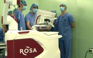 Robot Rosa bị khai khống giá ở bệnh viện Bạch Mai có tác dụng gì?