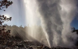 Phát hiện mạch nước ngầm phun trào cao nhất thế giới tại Yellowstone