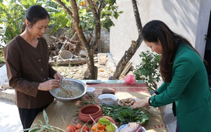 Về làng này của tỉnh Hải Dương xem dân dùng tuyệt chiêu &quot;lên bổng xuống giọt&quot; bắt con rươi, khiến khách gần xa tò mò