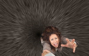 Điều gì sẽ xảy ra nếu bạn rơi vào hố đen?