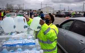 Hàng triệu người dân Texas thiếu nước sạch sau trận bão tuyết lịch sử
