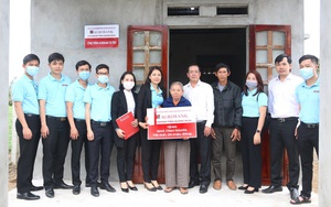 Agribank Quảng Ngãi trao nhà tình nghĩa cho người nghèo